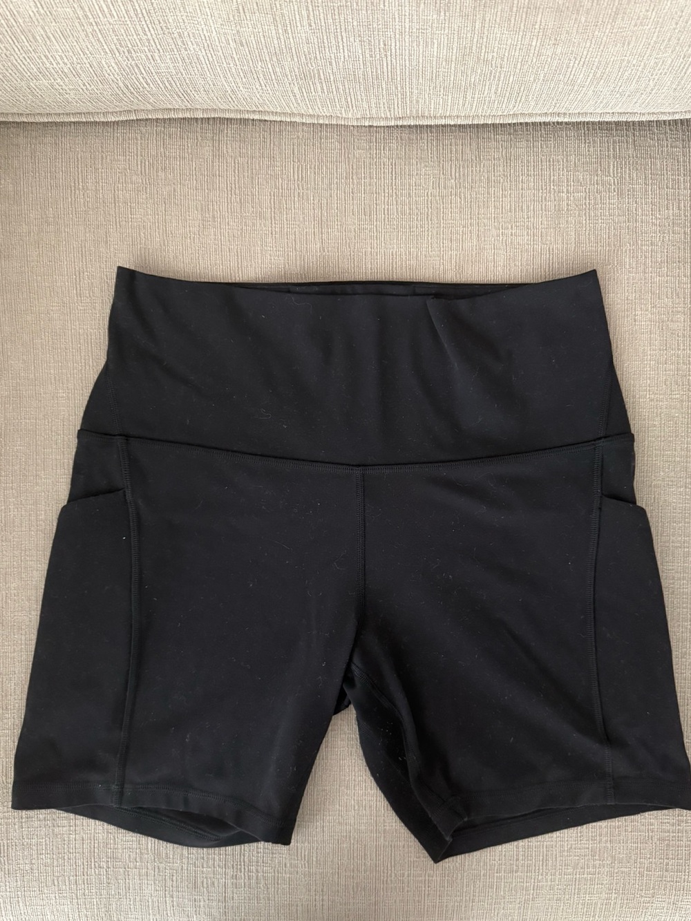 Lululemon Black Align High-Rise 6” Biker Shorts with Pockets size 10 - Picture 3 of 4